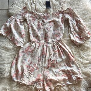 💐HOLLISTER COLD SHOULDER ROMPER💗